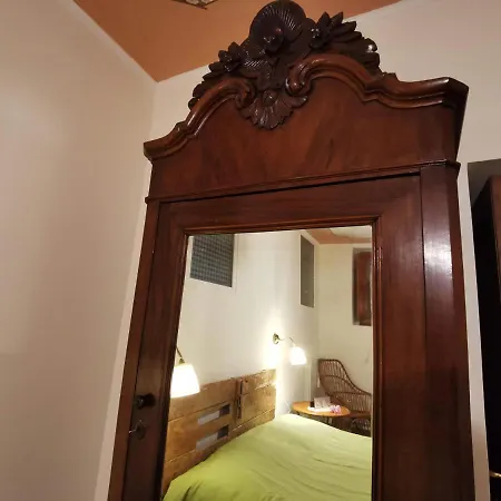 Apartment Giu La Testa