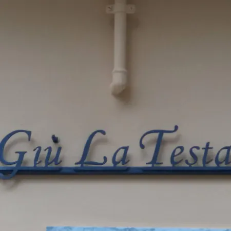 Apartment Giu La Testa